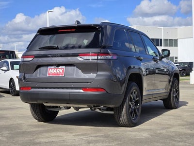 2026 Jeep Grand Cherokee Laredo