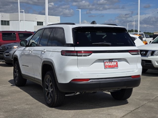 2027 Jeep Grand Cherokee Altitude
