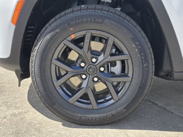 2027 Jeep Grand Cherokee Altitude