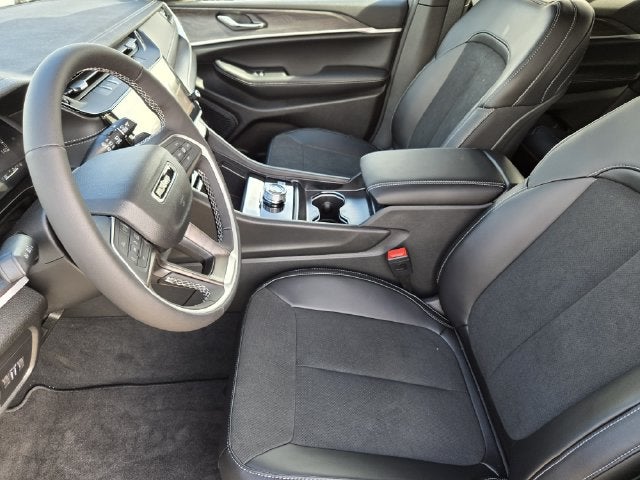 2027 Jeep Grand Cherokee Altitude