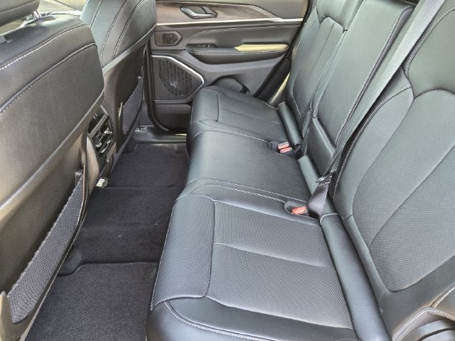 2027 Jeep Grand Cherokee Limited Reserve