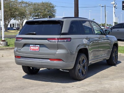 2027 Jeep Grand Cherokee Limited Reserve