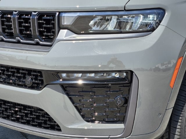 2027 Jeep Grand Cherokee Limited Reserve