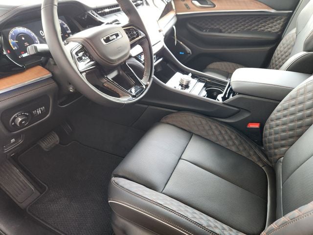 2026 Jeep Grand Cherokee Summit