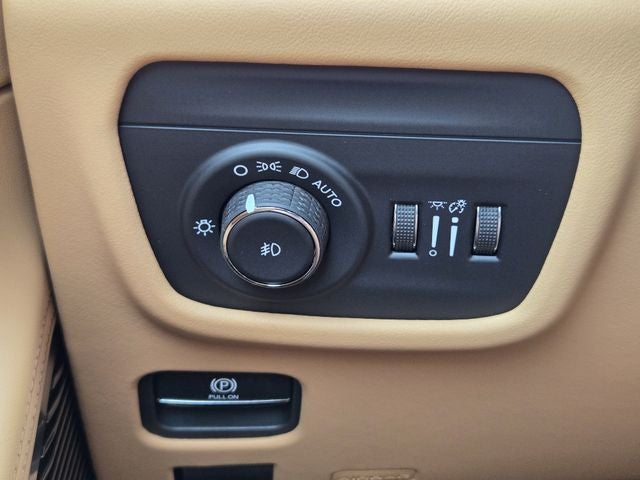 2026 Jeep Grand Cherokee Summit
