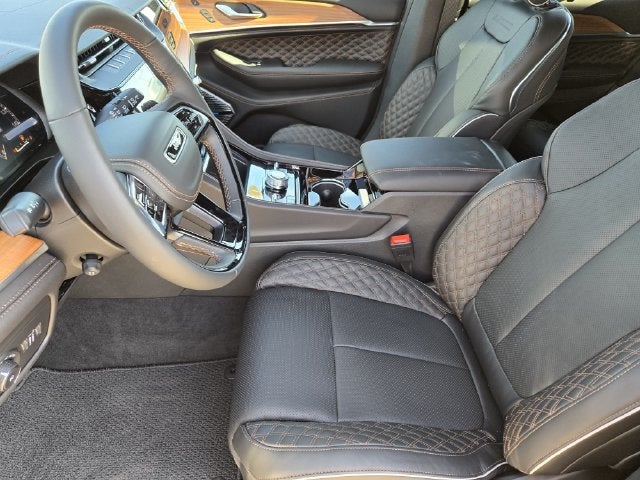 2027 Jeep Grand Cherokee Summit