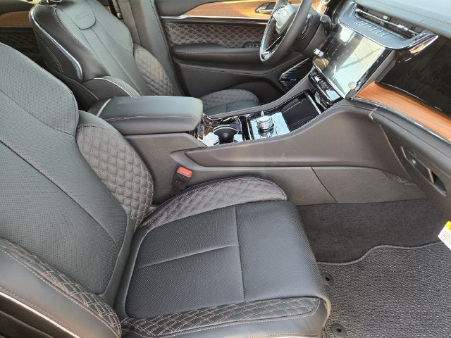 2027 Jeep Grand Cherokee Summit