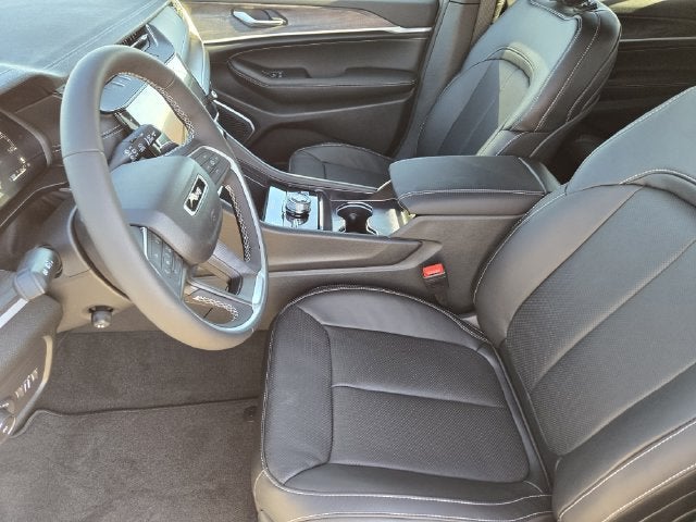 2027 Jeep Grand Cherokee L Limited Reserve