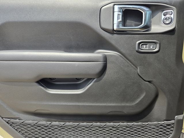 2025 Jeep Wrangler 4-Door Willys - Photo 17