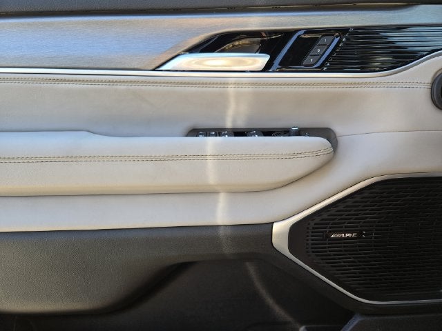 2027 Jeep Grand Wagoneer 4x2