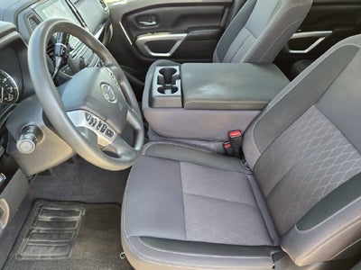 2022 Nissan Titan SV