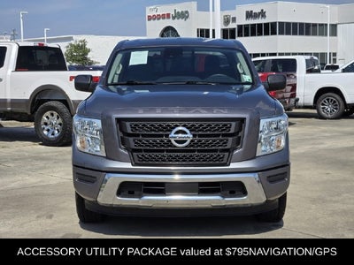 2022 Nissan Titan SV