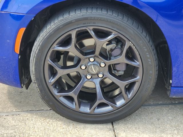 2019 Chrysler 300 Touring