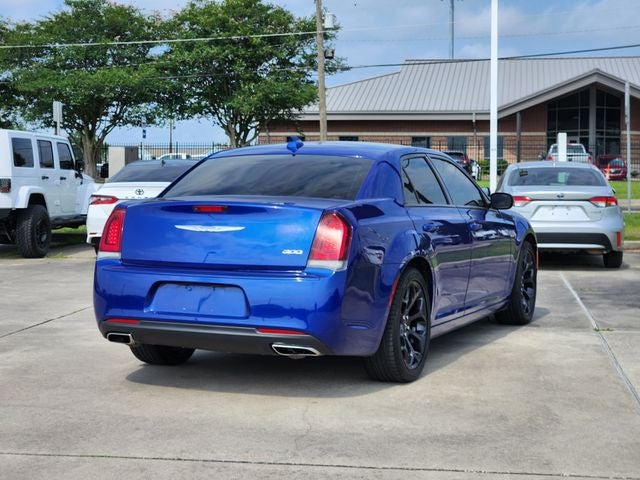 2019 Chrysler 300 Touring