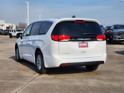 2026 Chrysler Voyager LX