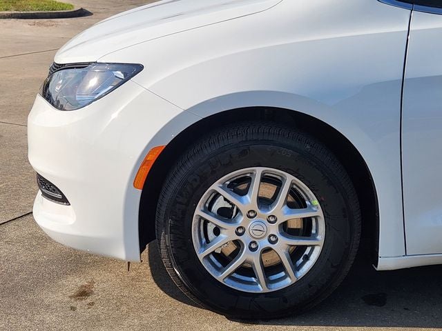 2026 Chrysler Voyager LX