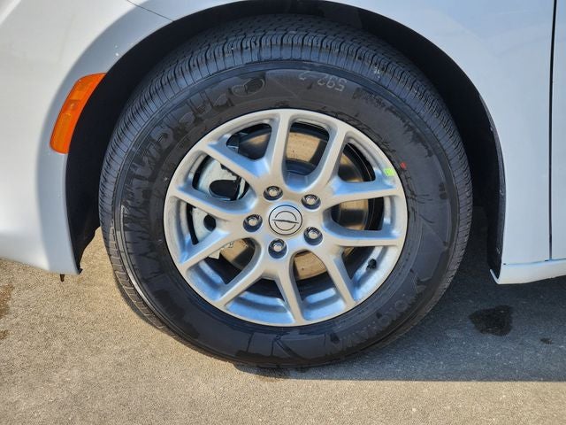 2026 Chrysler Voyager LX