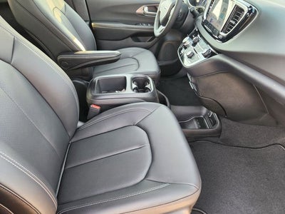 2026 Chrysler Voyager LX