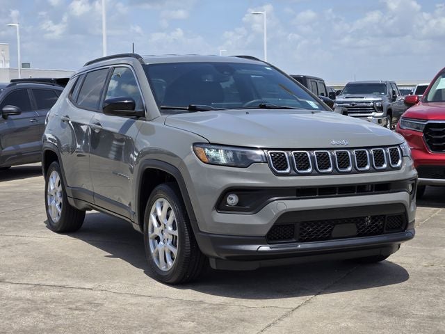 2023 Jeep Compass Latitude Lux