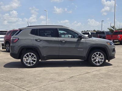2023 Jeep Compass Latitude Lux