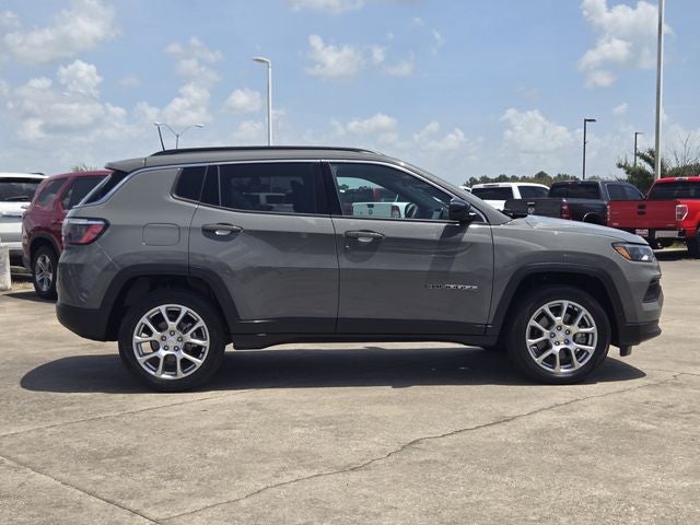 2023 Jeep Compass Latitude Lux