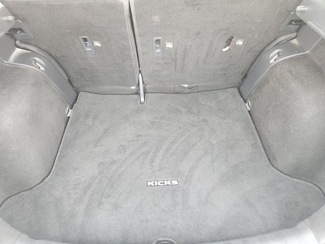 2022 Nissan Kicks SV