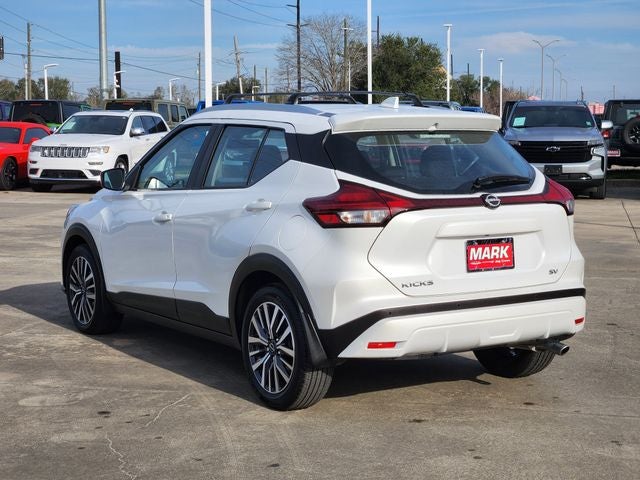 2022 Nissan Kicks SV