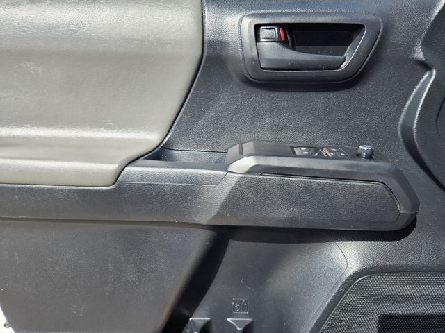 2017 Toyota Tacoma SR