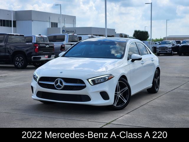 2022 Mercedes-Benz A-Class A220's photo