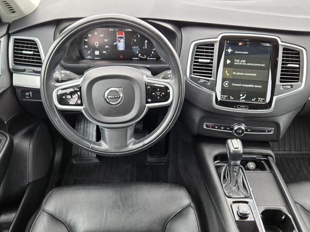 2022 Volvo XC90 T5 Momentum
