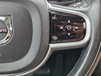 2022 Volvo XC90 T5 Momentum