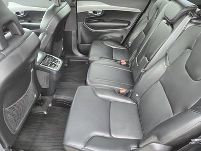 2022 Volvo XC90 T5 Momentum