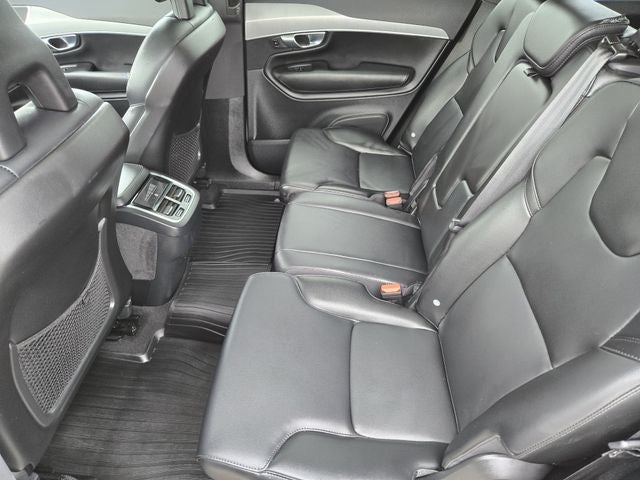 2022 Volvo XC90 T5 Momentum