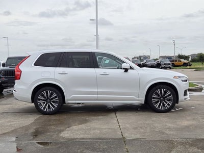 2022 Volvo XC90 T5 Momentum