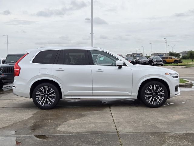 2022 Volvo XC90 T5 Momentum