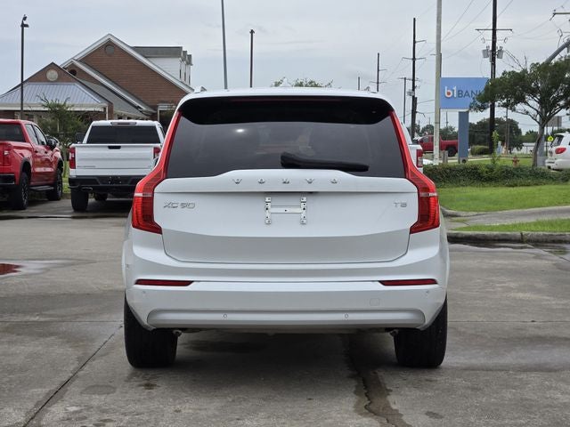 2022 Volvo XC90 T5 Momentum