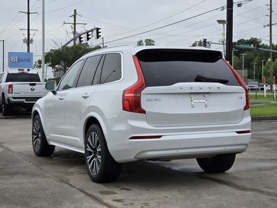 2022 Volvo XC90 T5 Momentum