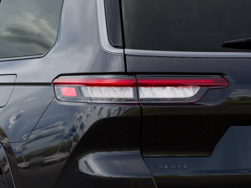 2027 Jeep Grand Cherokee Limited Reserve