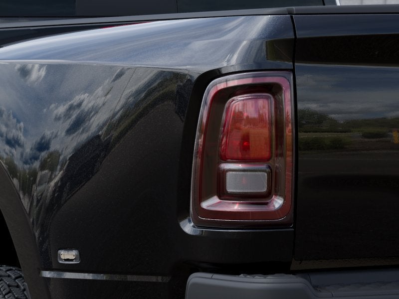 2027 RAM 3500 RAM 3500 TRADESMAN CREW CAB 4X4 8' BOX
